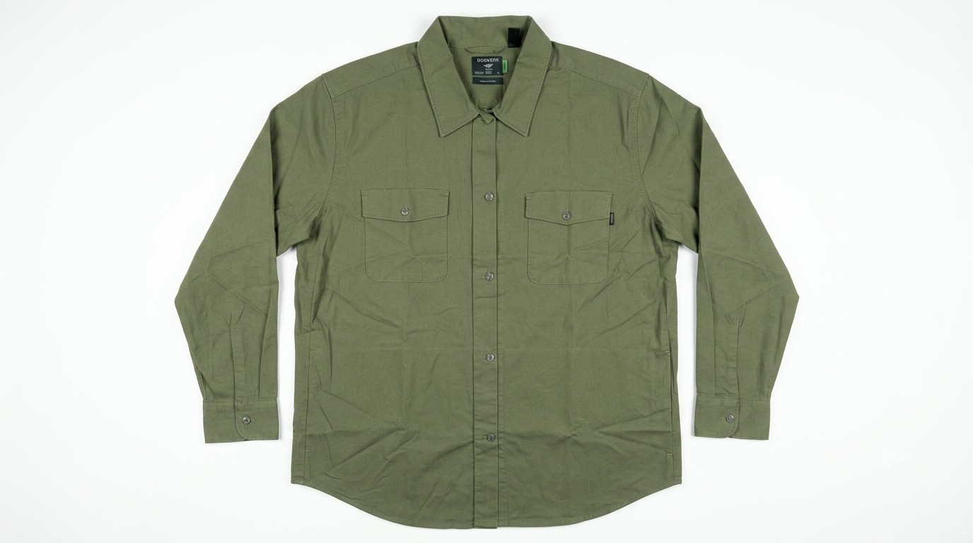 Camisa verde de trabajo con manga larga y bolsillos frontales